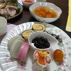 A picture of Kuromame for osechi ryori, black sweet soybeans.