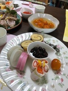 A picture of Kuromame for osechi ryori, black sweet soybeans.