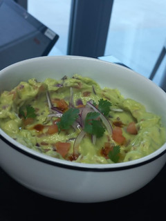 Una foto de Guacamole en licuadora de mano Peabody