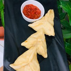 A picture of Mommos.