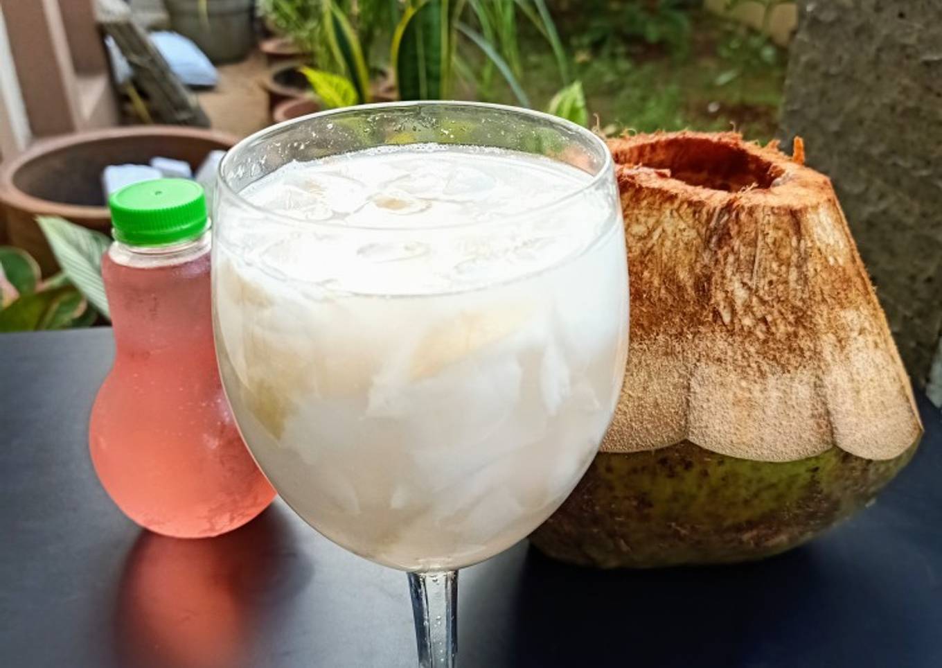 Es Kelapa Muda Sirup Bunga Sepatu