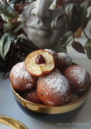 Zdjęcie przepisu Mini pączki serowe.