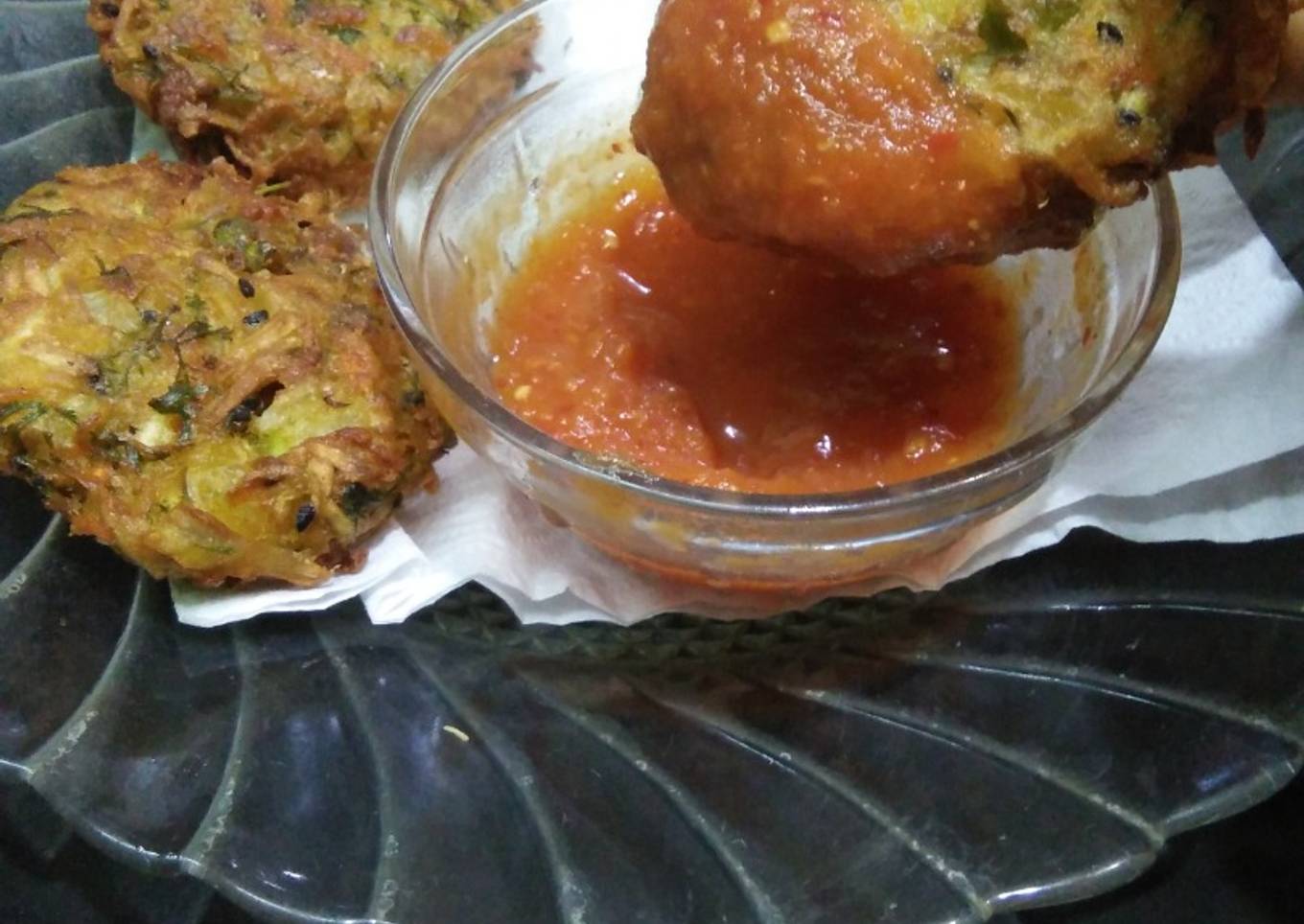 Vegetable patties with crispy shrimp