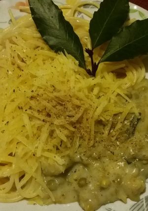 Una foto de Salsa blanca con brócoli y arvejas