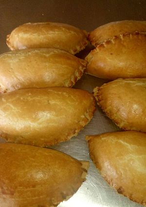 A picture of Crunchy yummy meatpie.