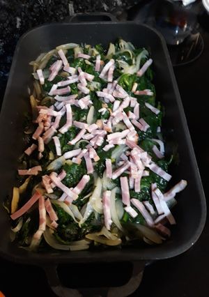 Foto principal de Espinacas, cebolla y bacon ahumado en papillote