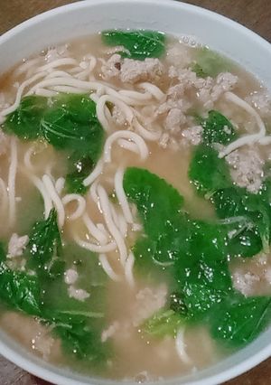 รูปของ ต้มจืดสปาเก็ตตี้โอ๊ตหมูสับใบกะเพรา - คีโต