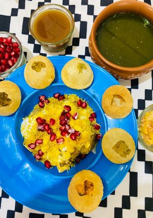 पानी  पूरी चाट (pani puri chaat recipe in Hindi) रेसिपी मुख्य फोटो