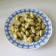 Gnocchi con salsa verde y alcaparras
