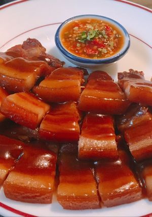รูปของ หมูสามชั้นเคี่ยวน้ำปลา