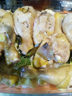 Una foto de Pollo al horno con puerros