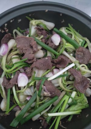 Hình của món Thịt bò xào củ kiệu.