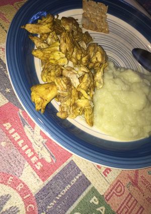 Una foto de Puré de coliflor con pechuga se pollo al curry