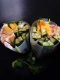 Rollitos de hoja de arroz con surimi, pepino y mango
