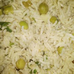 A picture of Aalo matar pulao.
