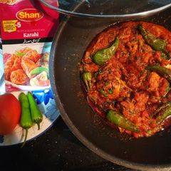 A picture of Chicken tikka Karahi.