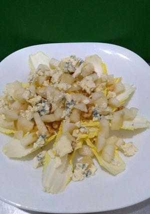Una foto de Ensalada gourmet de endivia