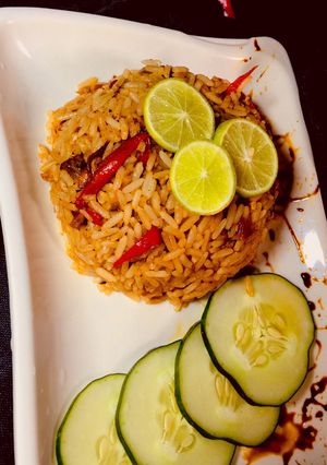 A picture of Chinese fried rice.