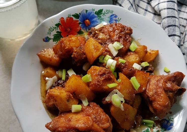 Bagaimana Membuat Ayam kentang masak kecap inggris yang Menggugah Selera