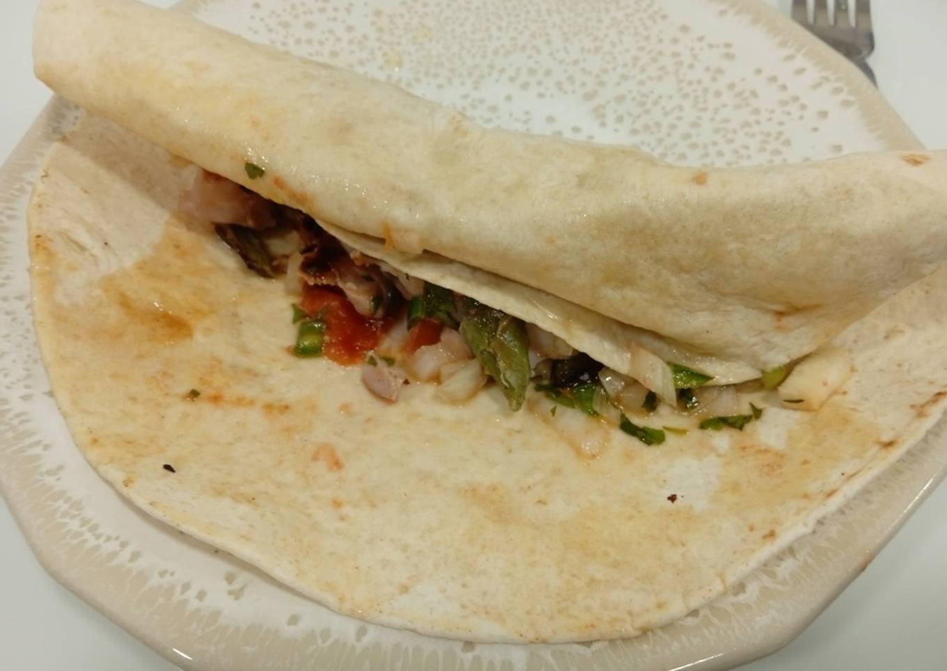 Por poco más de 10€. Wraps de pollo con pico de gallo