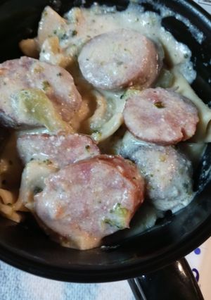 A picture of Sausage Broccoli Pasta Alfredo.