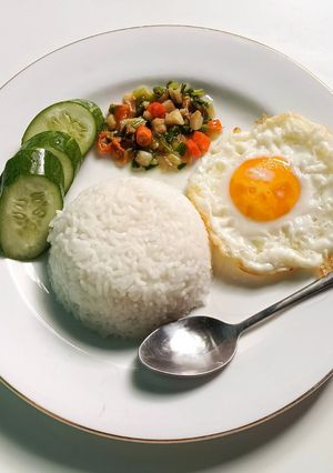 Foto resep Nasi Telur Ceplok Dengan Scallion Oil