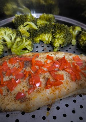 Gambar Healthy Steamed Cod with Broccoli