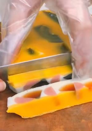 Hình của món Trứng hấp tam sắc.