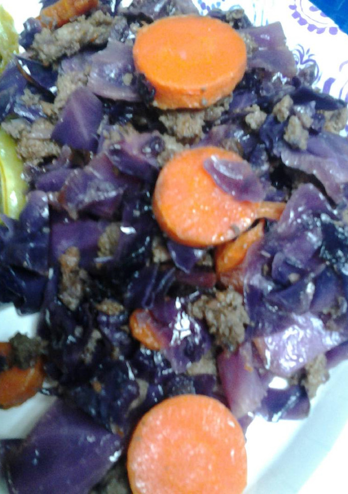 A picture of Red/Purple cabbage with beef.