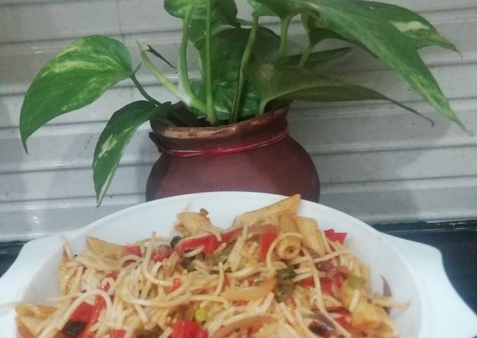 Penne Pasta with maggi noodles