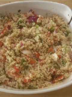 Una foto de Ensalada tabulé de pasta de sémola y vinagreta