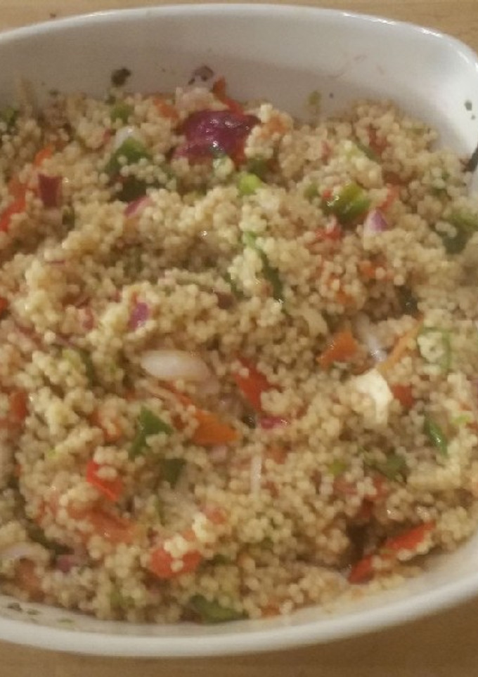 Una foto de Ensalada tabulé de pasta de sémola y vinagreta