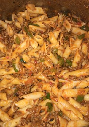 Una foto de Macarrones con carne picada y pimiento verde