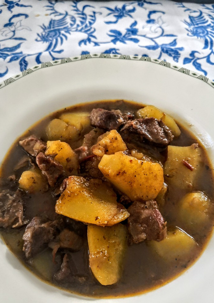 Una foto de Papas con carne