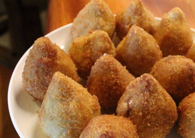 巴西炸雞肉包（Coxinha）