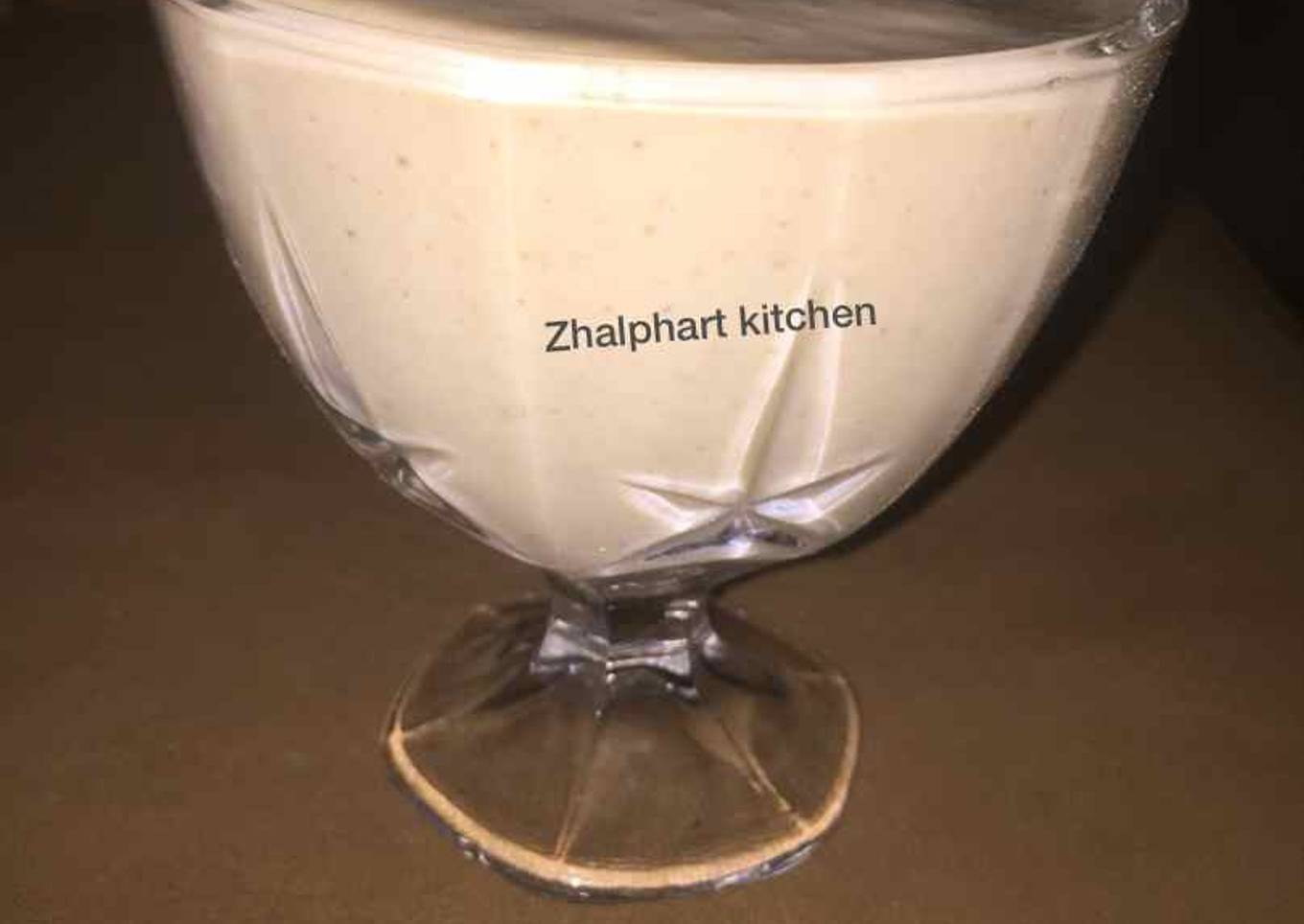 Banana and dates smoothie