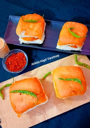 A picture of Maharashtra (Vada Pav).