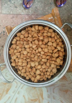 A picture of Chin chin.