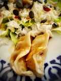 Dumplings de pollo con ensalada de arroz basmati —receta de aprovechamiento—
