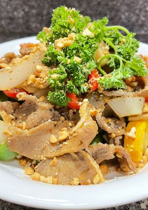 Hình của món Lưỡi bò Úc xào chua ngọt.