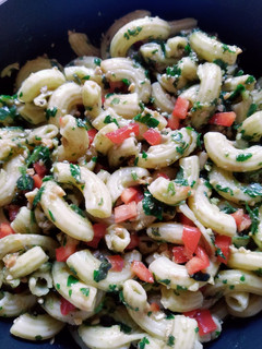 Una foto de Pesto con rúcula y morrón