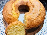 Una foto de budin de vainilla con aceite