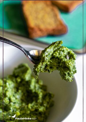 Foto principal de Guacapesto con pipas de calabaza y hojas de zanahoria (Thermomix) 🥑