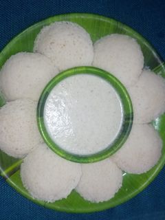 उपवासाची भगर इडली (upwasachi bhagar idli recipe in marathi) रेसिपी चे मुख्य फोटो 