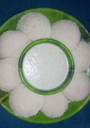 उपवासाची भगर इडली (upwasachi bhagar idli recipe in marathi) रेसिपी चे मुख्य फोटो 