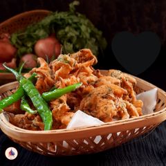A picture of Onion pakoda.