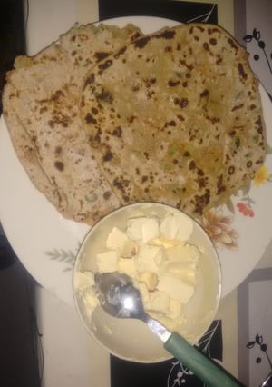 A picture of Aloo paratha.