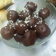 تمر منزوع النوى بالسمسم