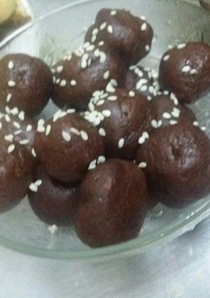 صورة لوصفة تمر منزوع النوى بالسمسم
