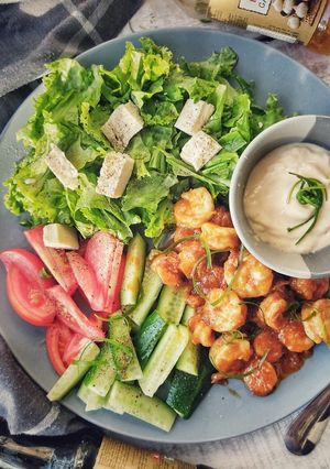 A picture of Tikka Prawn salad.